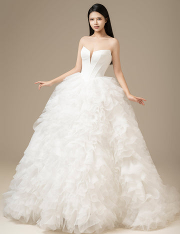 OEM vs. ODM Wedding Dress Manufacturing: Which Model Suits Your Bridal Boutique?