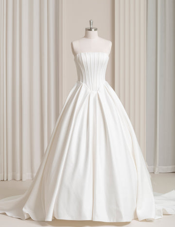 SS27 Luxury Strapless Ball Gown Bridal Dress Wholesale