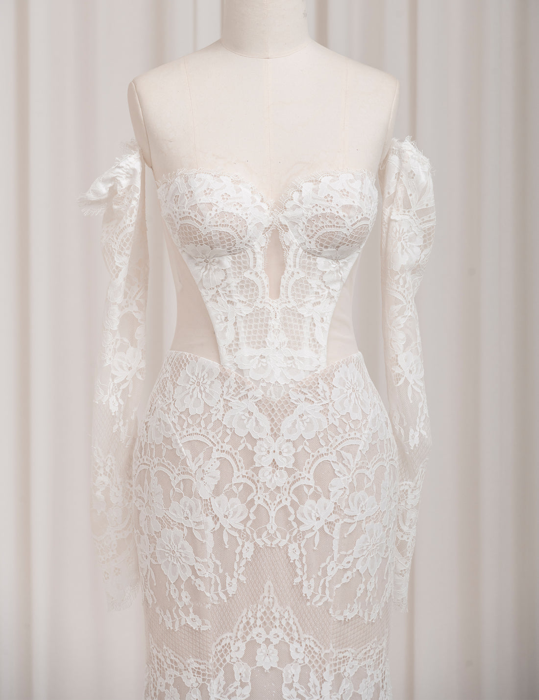 SS27 Floral Applique Wedding Dress Factory Wholesale