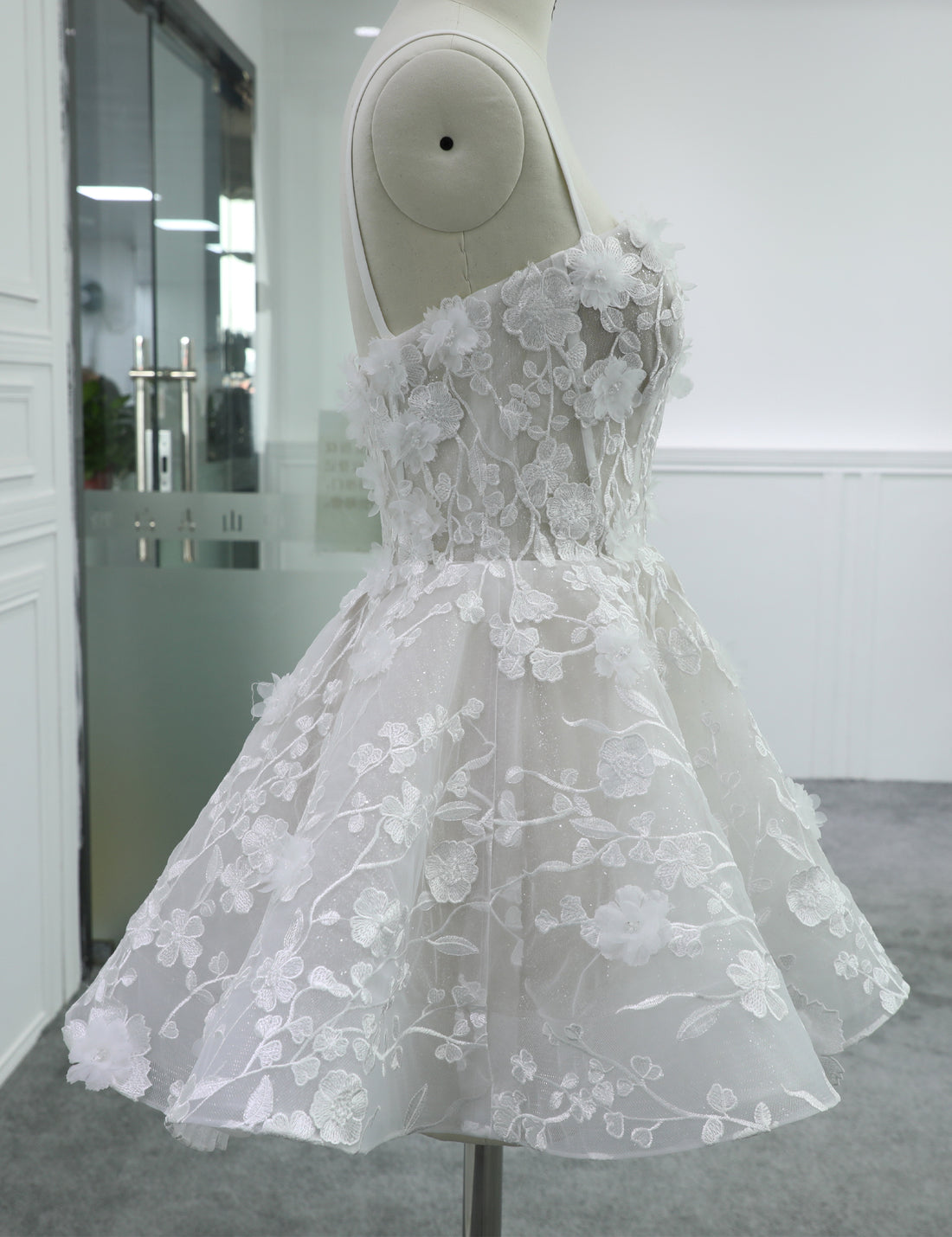 SS27 Romantic 3D Floral Applique Wedding Dress