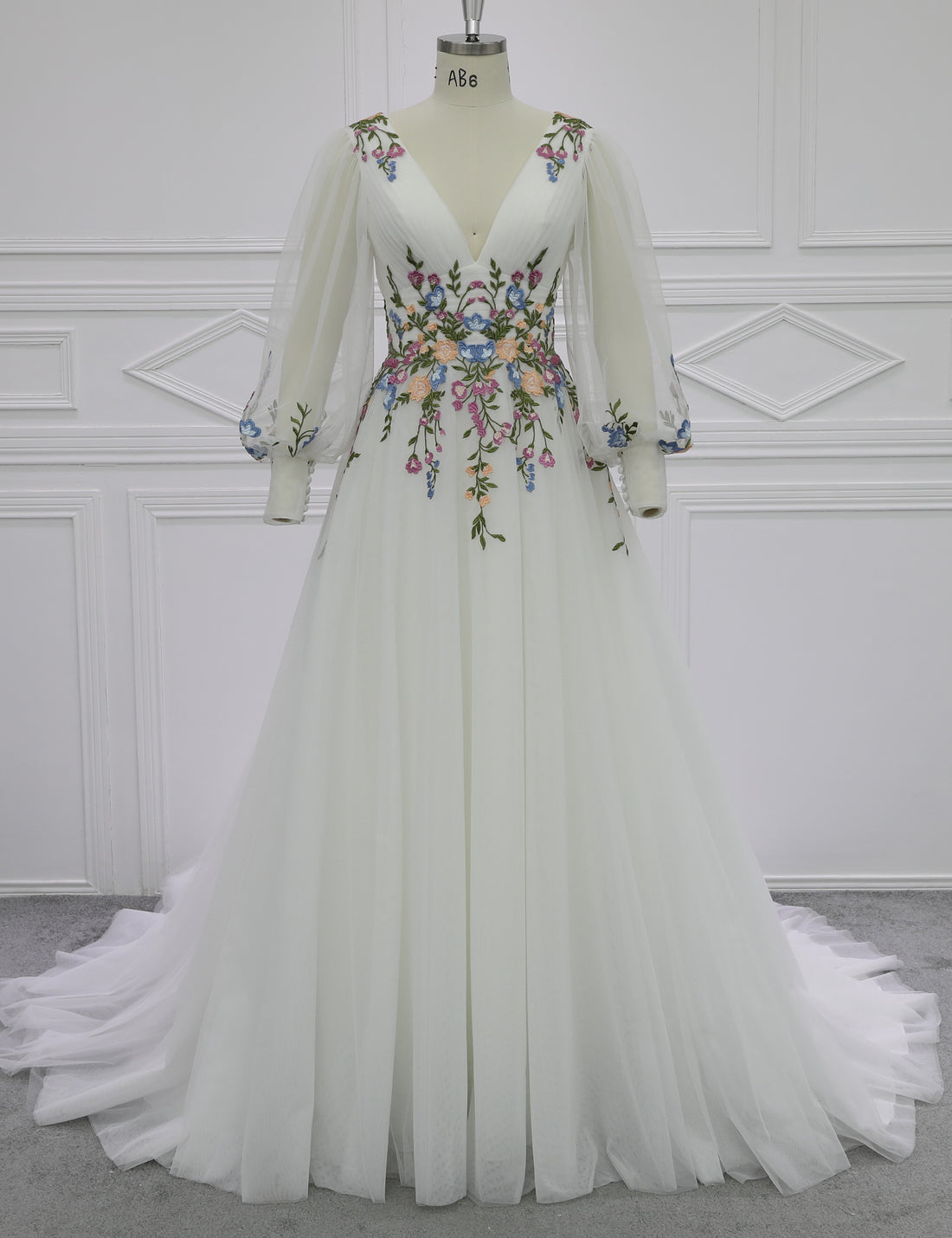 Elegant Couture Wedding Dress Manufacturer