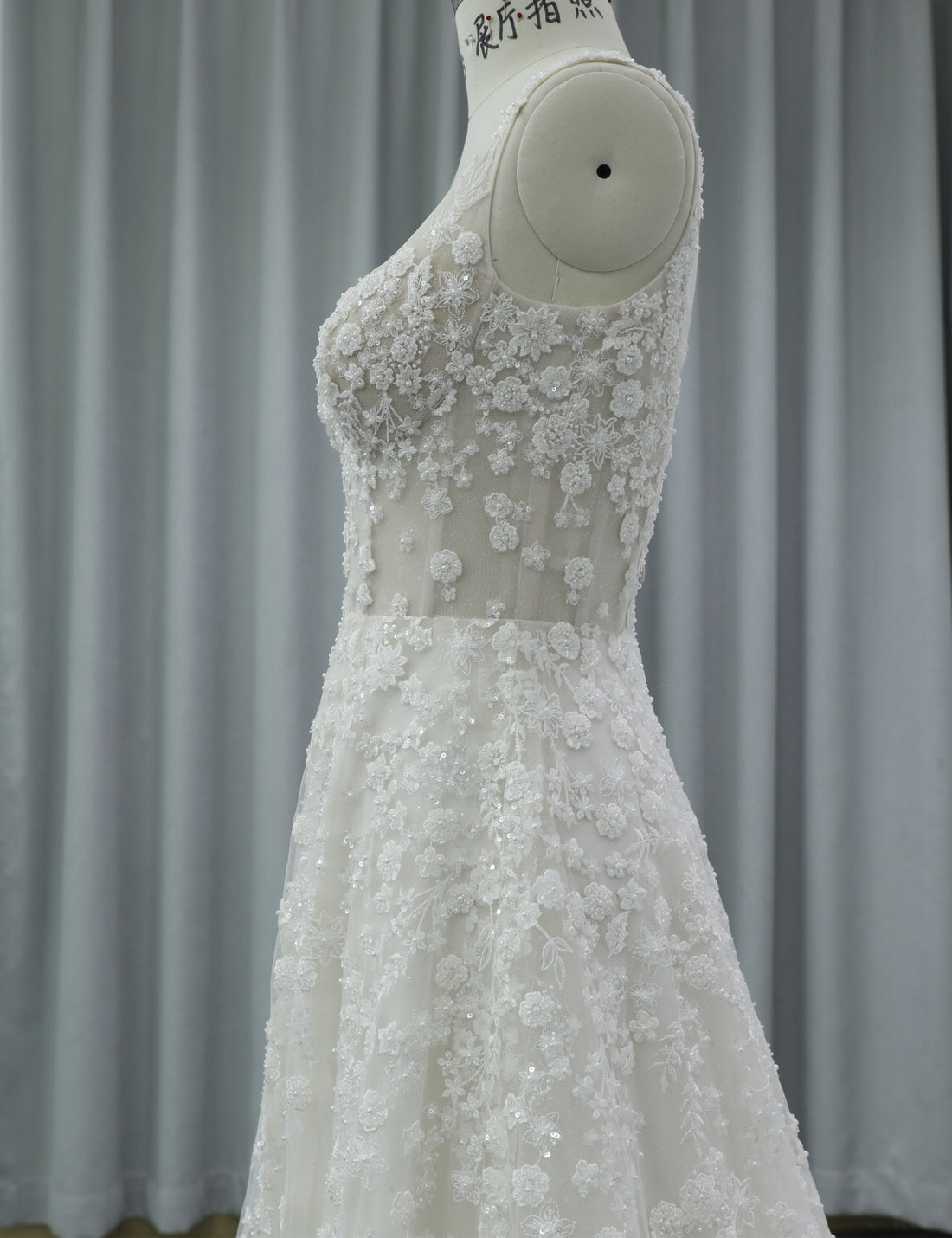 Elegant Lace Wedding Dress Supplier