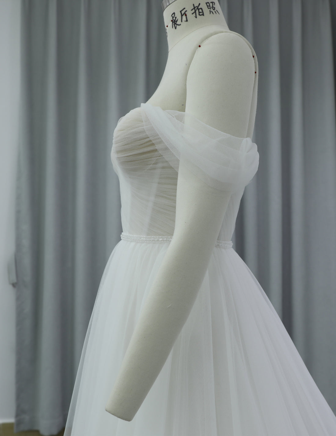Factory Direct Ball Gown Wedding Dress with Cathedral Train