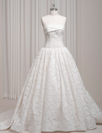 SS27 Luxury Off Shoulder Wedding Dress Wholesale Supplier
