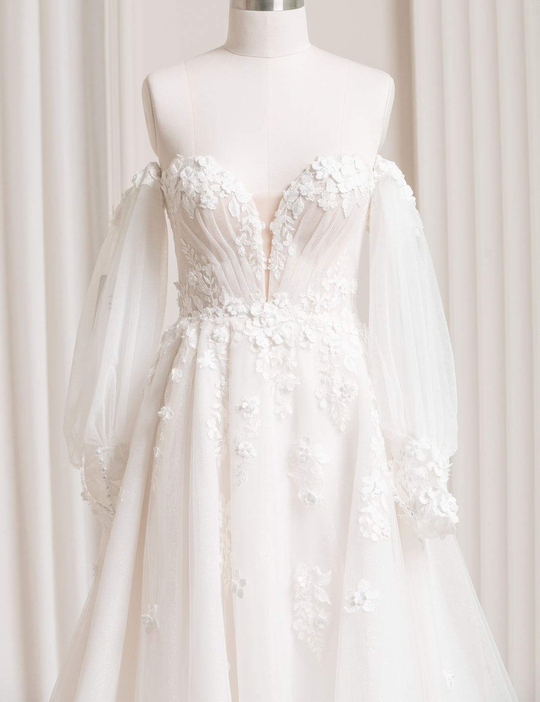 SS27 Elegant Strapless Ball Gown Bridal Dress Manufacturer