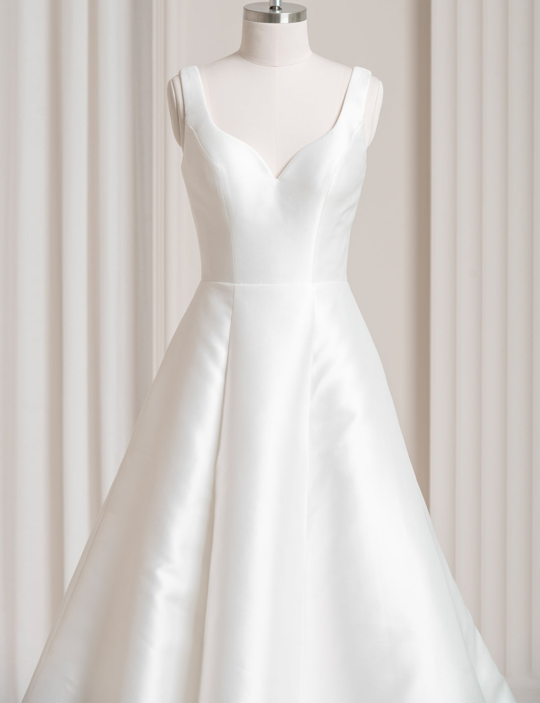 SS27 Classic Ball Gown Wedding Dress | B2B Bridal Supplier