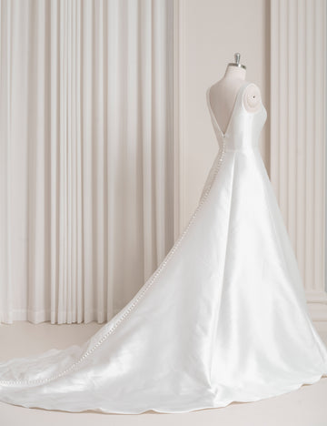 SS27 Classic Ball Gown Wedding Dress | B2B Bridal Supplier